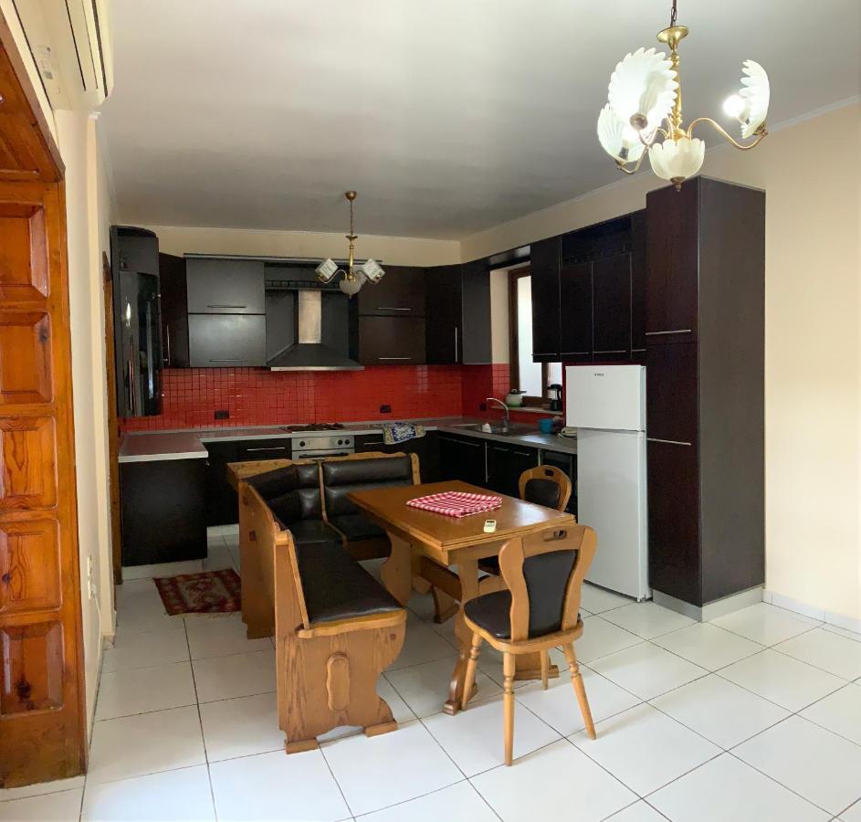Shtepi Me Qera Fier Villa Exterior foto