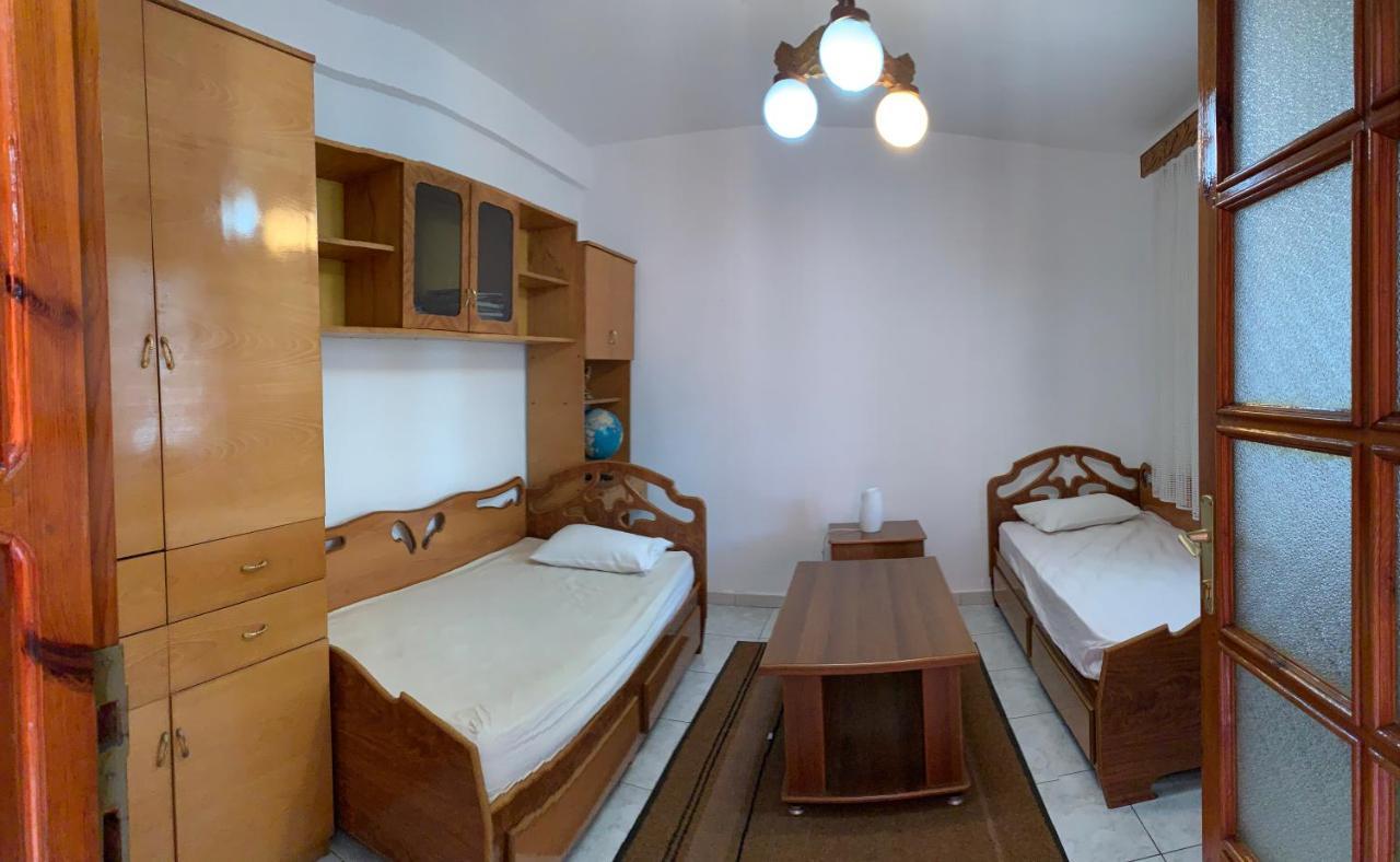 Shtepi Me Qera Fier Villa Exterior foto